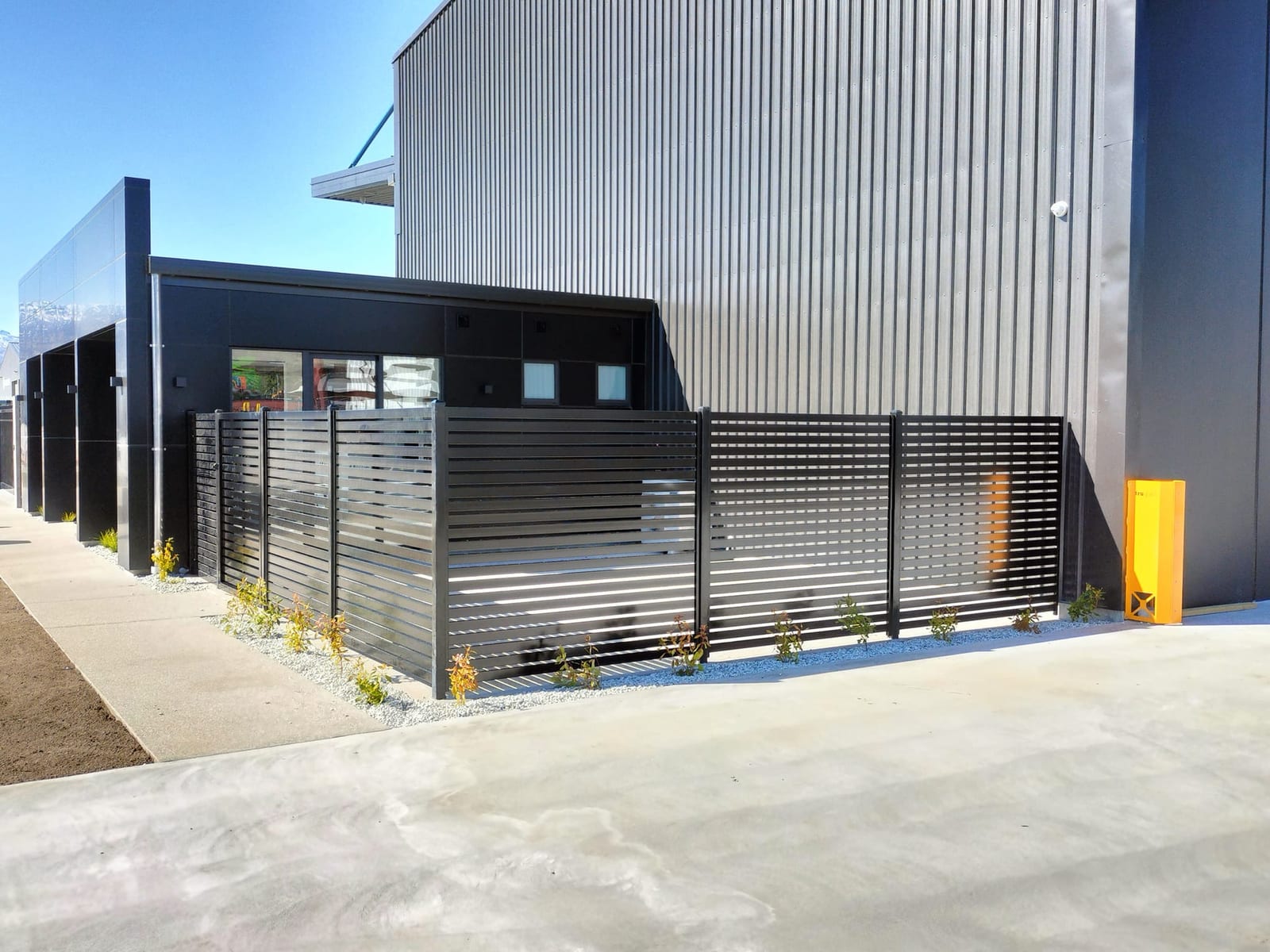 Smart wall louvre fencing residential installation, Queenstown