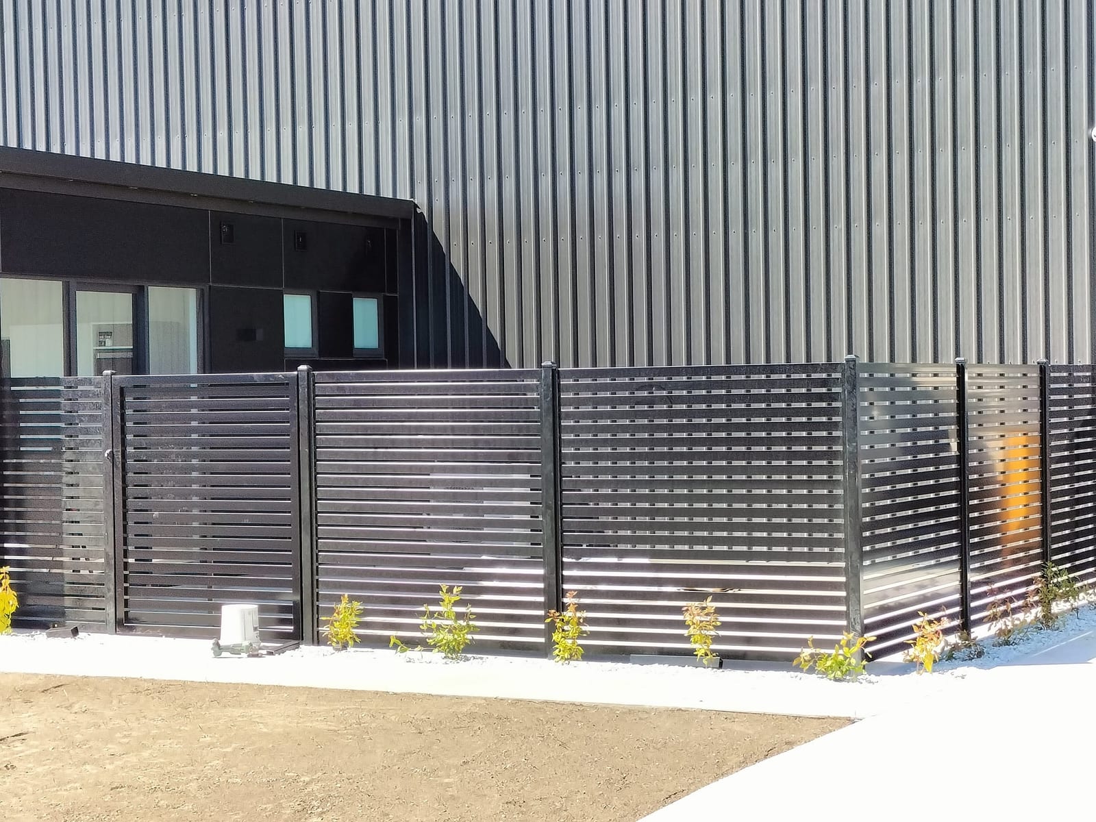 Smart Wall Fencing